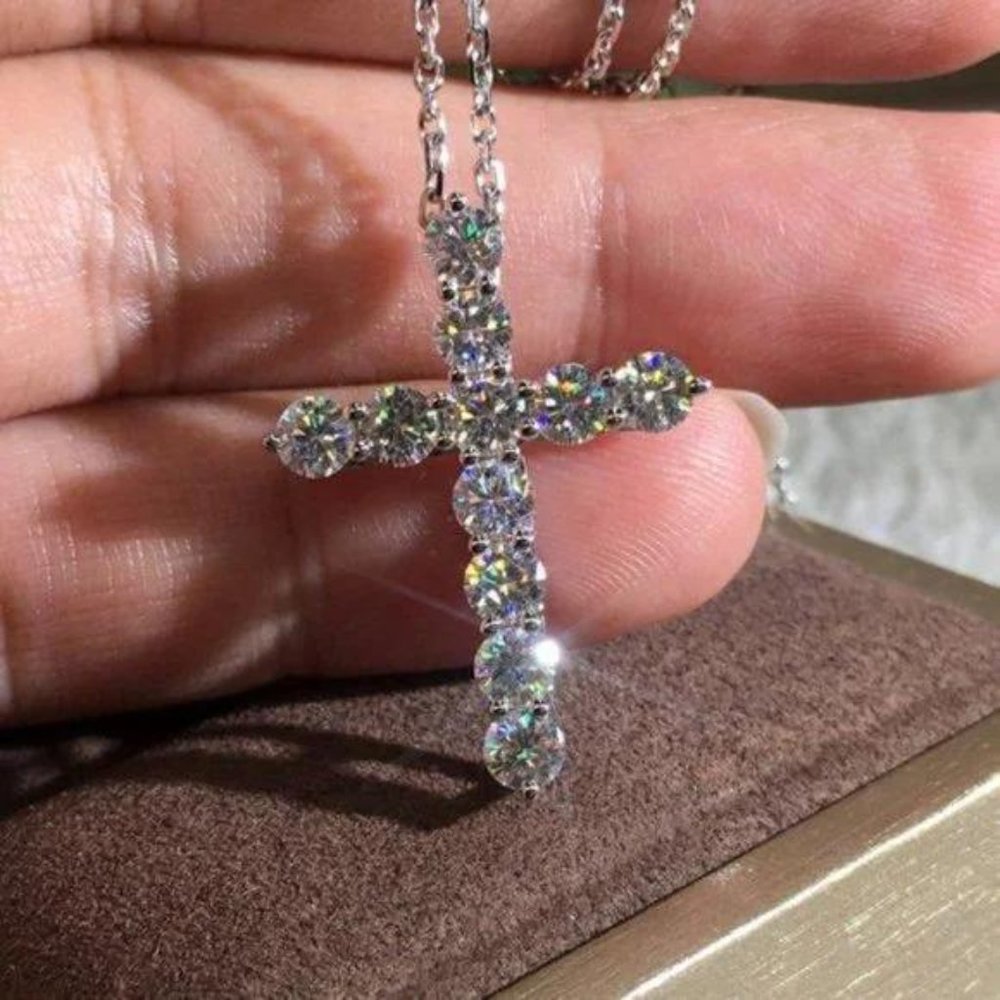 NEW 925 Sterling Silver Diamond Cross Necklace - Picture 3 of 4